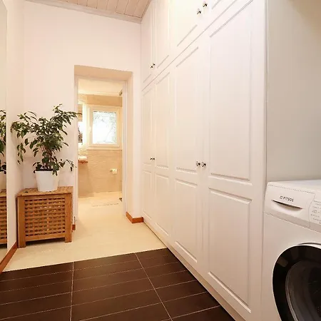 Elizabeth - 3br Spacious Villa
