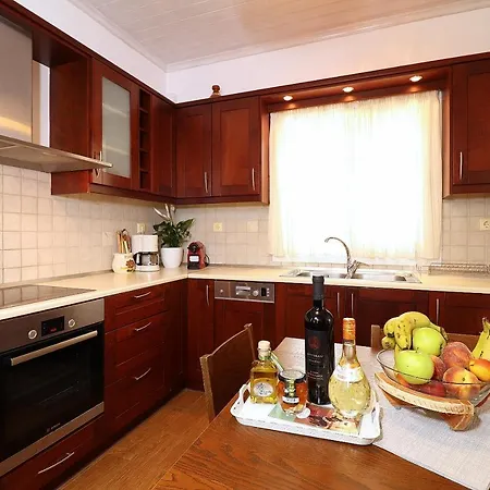 Elizabeth - 3br Spacious Villa *