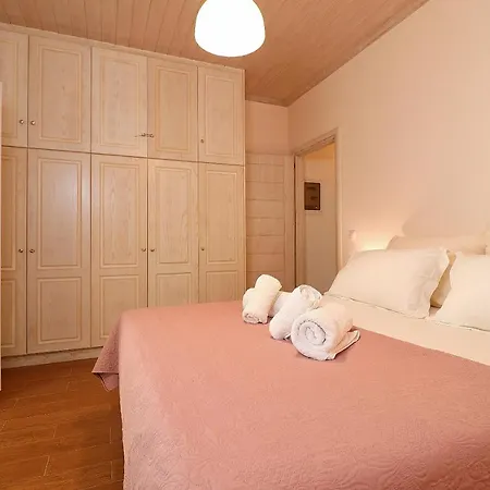 Elizabeth - 3br Spacious Villa